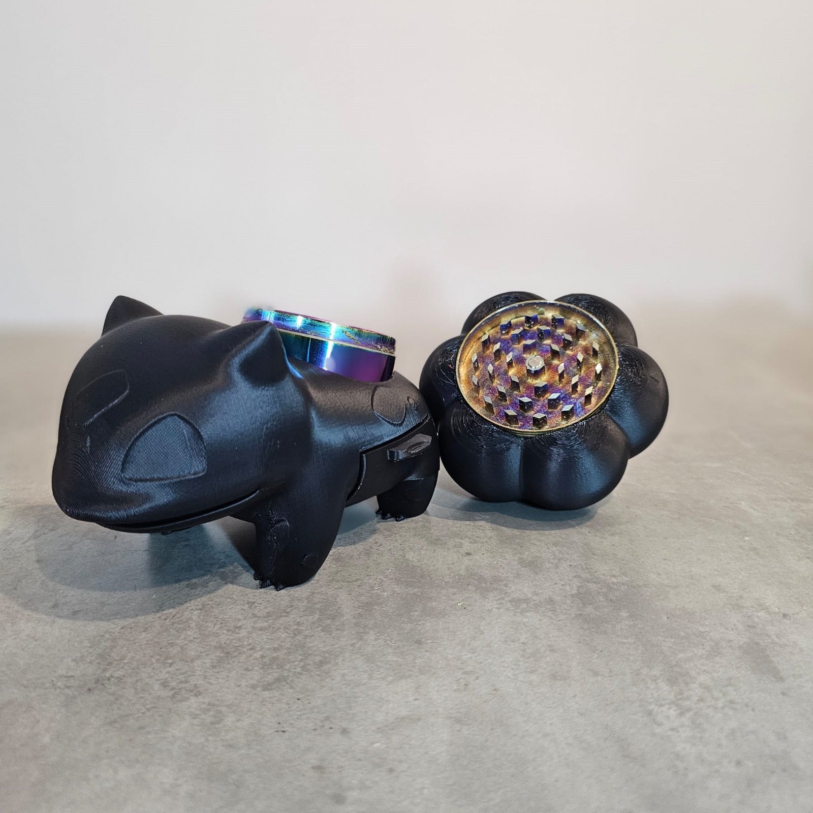 Bulbasaur Pokémon Inspired Herb Grinder – 3D Printed Plant Creature Grinder | Unique Stash Box Gift for Collectors  – Grindosaur